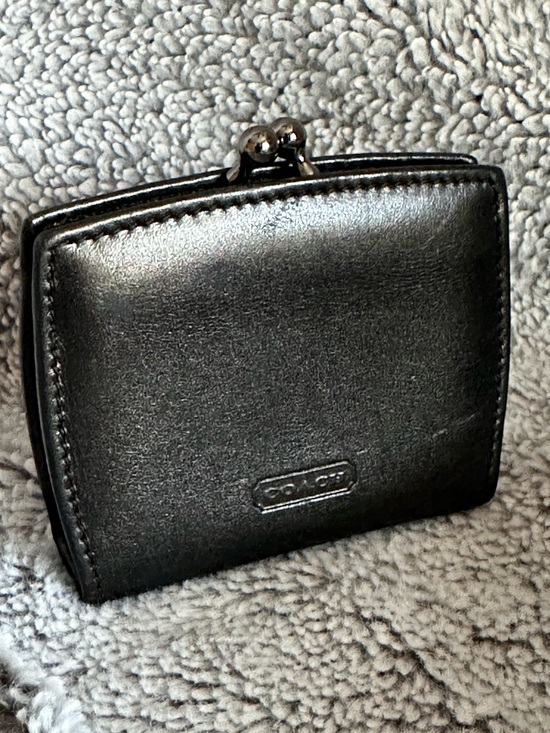 Coach Handbags - Coach Framed Kisslock Coin Case